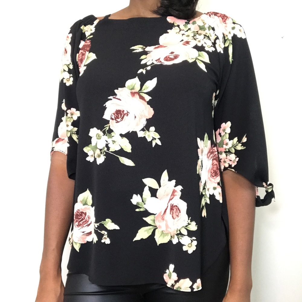 🌸 Floral print off the shoulder blouse 🌺